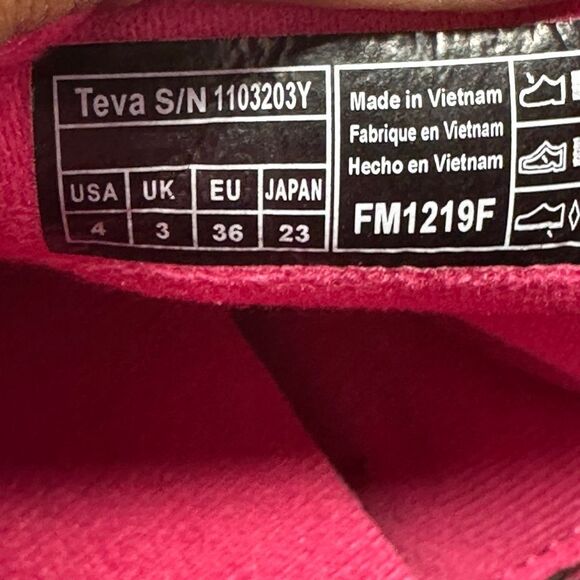 Teva~Girls~”Ember Mid Ultraviolet/Pink Quilted Classic Micro-Fiber Bootie~Size 4 - Picture 8 of 8